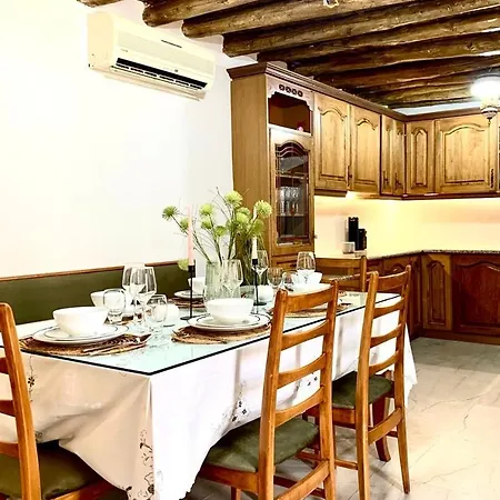 Villa Eleni's Traditional House *