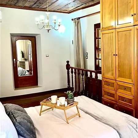 Eleni's Traditional House Villa