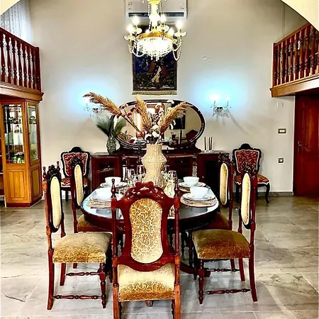 Villa Eleni's Traditional House *